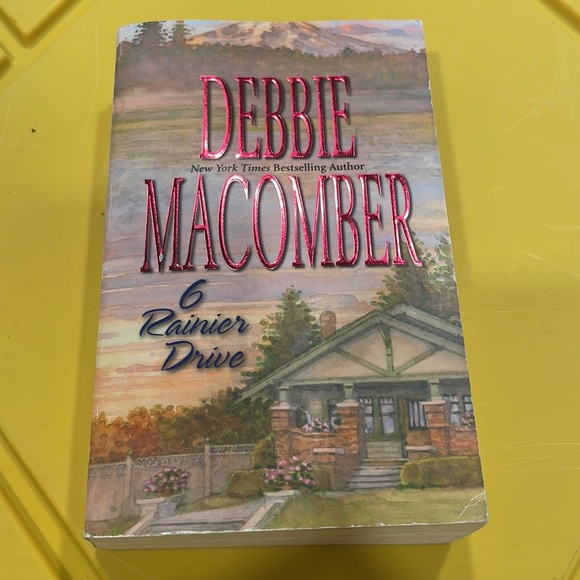 Lot of 4 Debbie Macomber Cedar Cove Series 🌸Bundle your likes and save🌸 - Picture 4 of 11